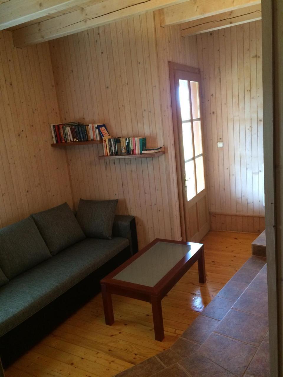 Mezesfeszer Apartman Apartment Cserkut Room photo